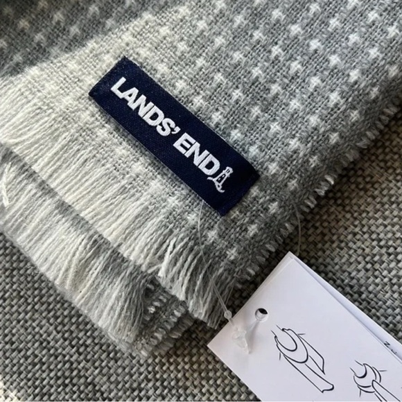 Lands' End Accessories - Lands' End Light Gray Patterned Scarf